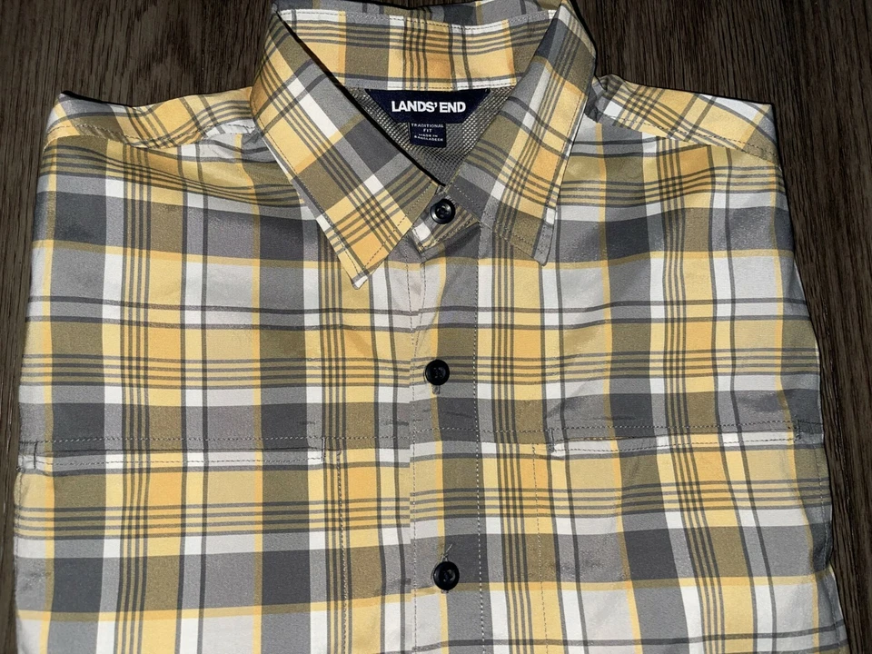 Mens Lands' End Short Sleeve Plaid Button Front Shirt Size Medium 38-40 -- EUC - Image 2 of 2