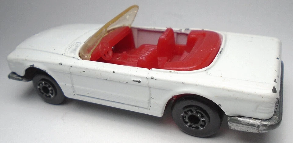 1991 MATCHBOX MERCEDES BENZ 350SL CONVERSÍVEL BRANCO 1:58 DIECAST 3" CARRO COM VERMELHO - Imagem 3 de 4