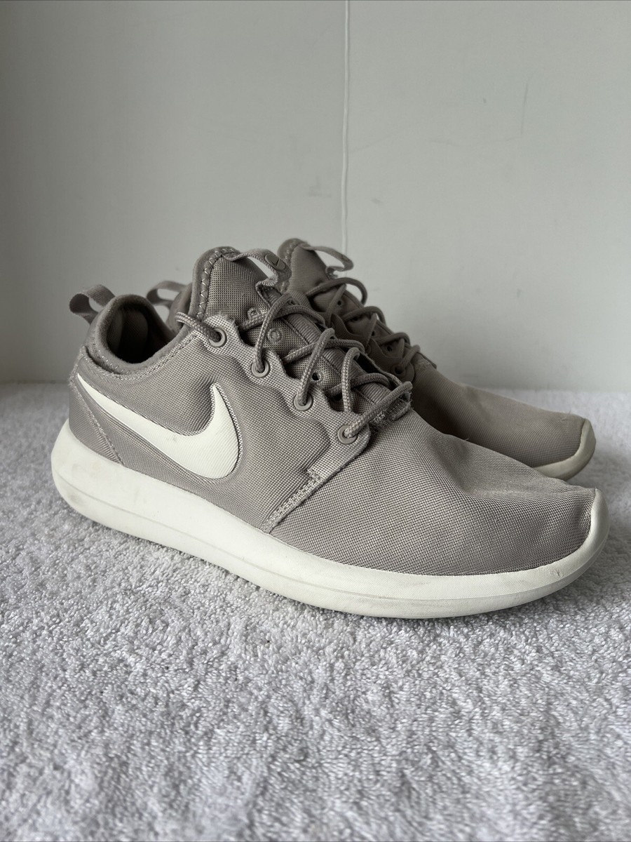 Nike Roshe Two Sneaker size Women's 844931-003 Cool Grey