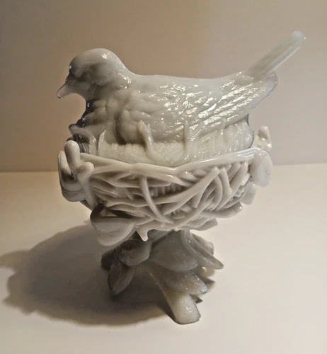 Vintage Westmoreland White Milk Glass Dove On A Nest