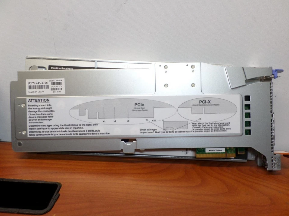 IBM 44V4768 Blind Swap Cassette w/ IBM 01DH597 SAS 6Gb 4-Port PCIe3 RAID - Image 2 of 4