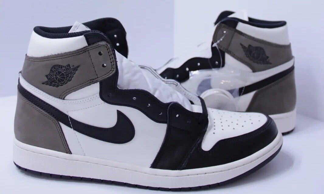 靴 Nike Air Jordan 1 Sail/Dark Mocha/Black Jordan CZ0858-102 Air Jordan 1 Retro Low Mocha Grade School