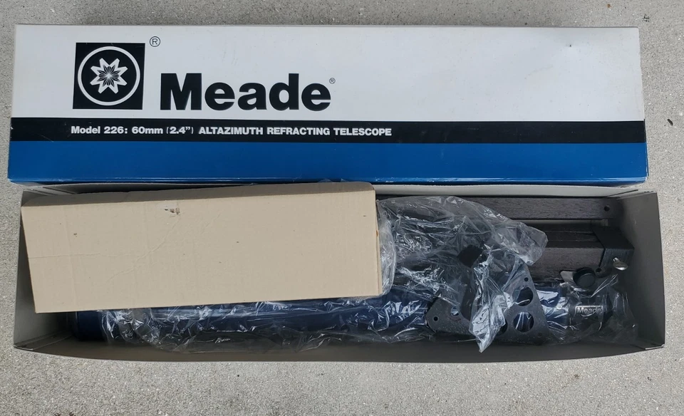 VTG Meade Model 226 60 mm (2.4") Altazimuth Refracting Telescope - Image 4 of 4