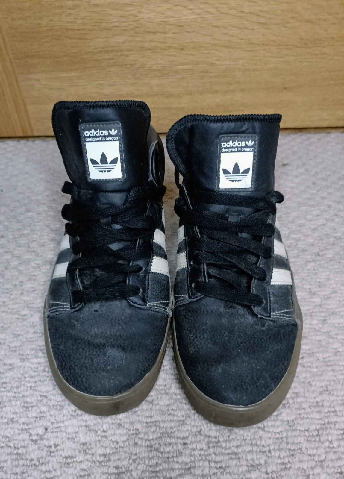 Scarpe da ginnastica Adidas. Taglia 10 da uomo