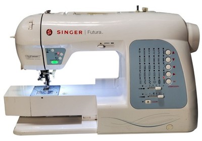 Singer Futura XL-400 Embroidery Sewing Machine Powers On Untested