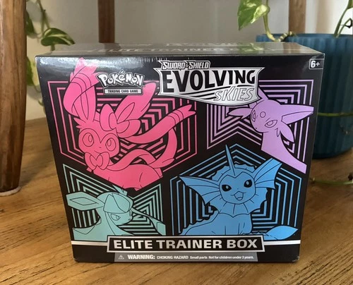 EVOLVING SKIES - Elite Trainer Box ETB Sealed - Pokemon TCG