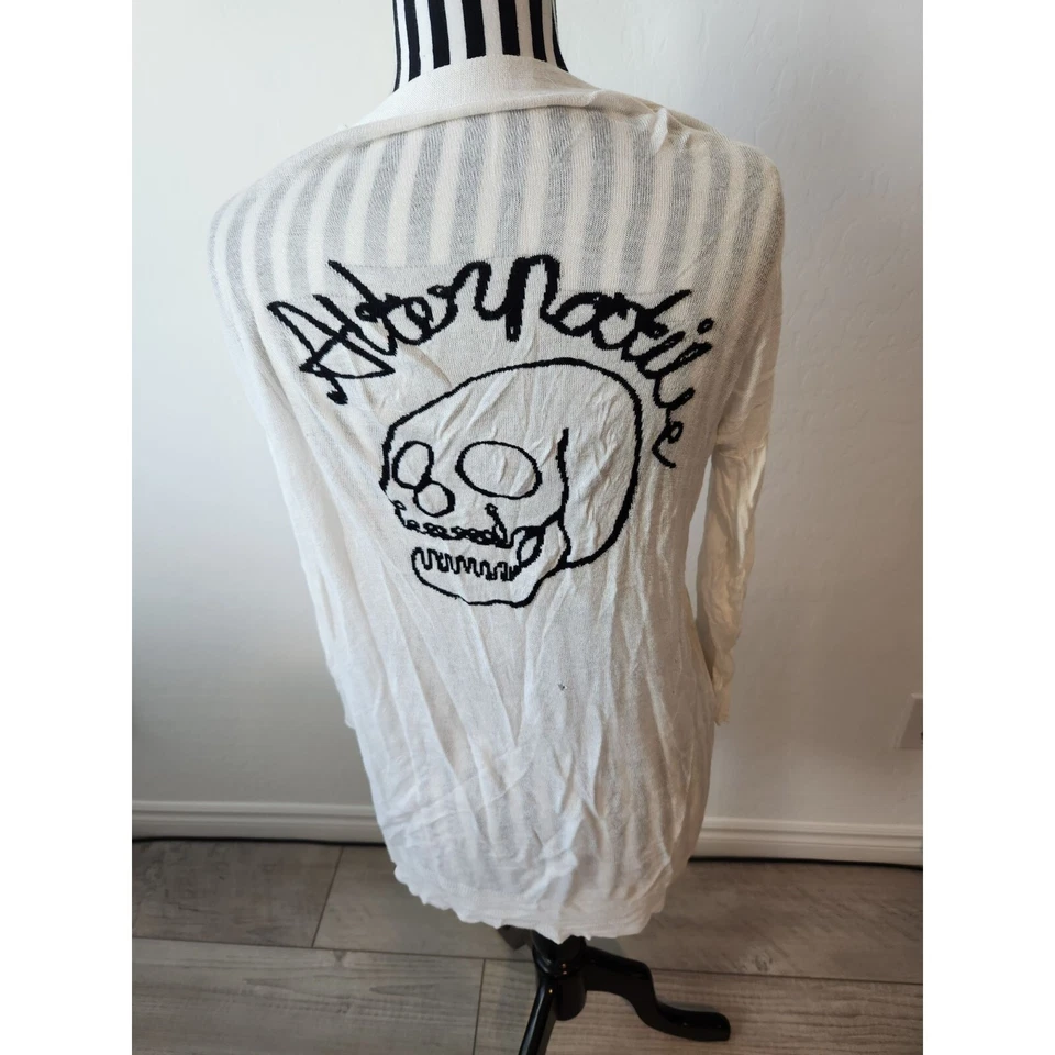 Cardigã suéter caveira peso leve alternativo branco L bolsos bordados - Imagem 4 de 4