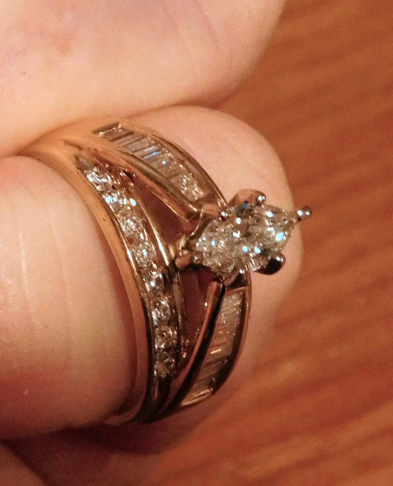 Kays COCKTAIL  ENGAGEMENT Ring 14k Solid Gold~ 1.75 carat Total Diamonds - Image 2 of 4