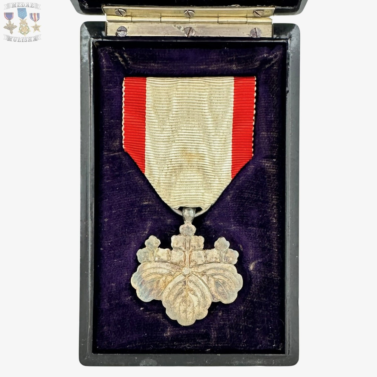 WWII IMPERIAL JAPAN ORDER OF THE RISING SUN 8TH CLASS MEDAL