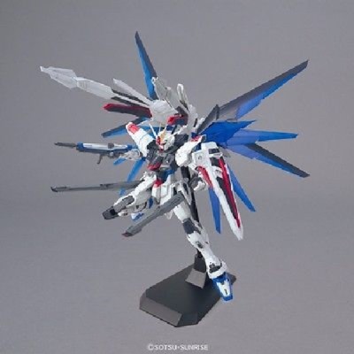 BANDAI MG 1/100 ZGMF-10A FREEDOM GUNDAM Ver 2.0 Plastic Model Kit