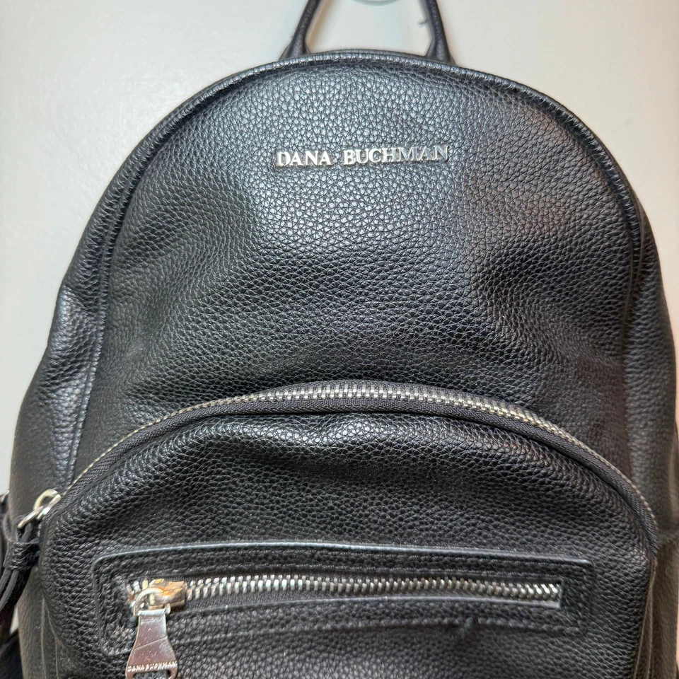 Mochila bolso monedero Dana Buchman de cuero sintético negro para mujer Foto 2 de 4