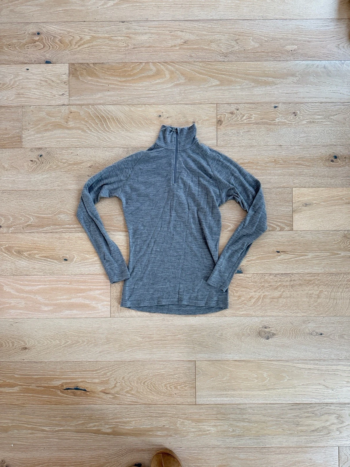 66 North Iceland Pullover Base Layer Size Small Gray