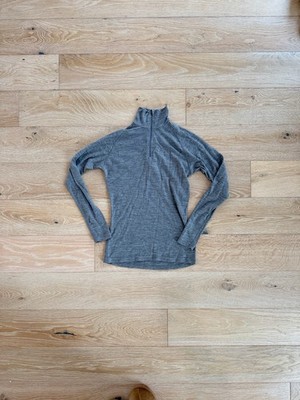 66 North Iceland Pullover Base Layer Size Small Gray