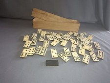 DOMINO Spiel Dominosteine alt Holz/Bakelit genagelt
