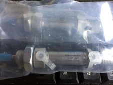 1pcs Festo DSNU-12-10-P-A 19189 Cylinder New One Free Shipping DSNU1210PA