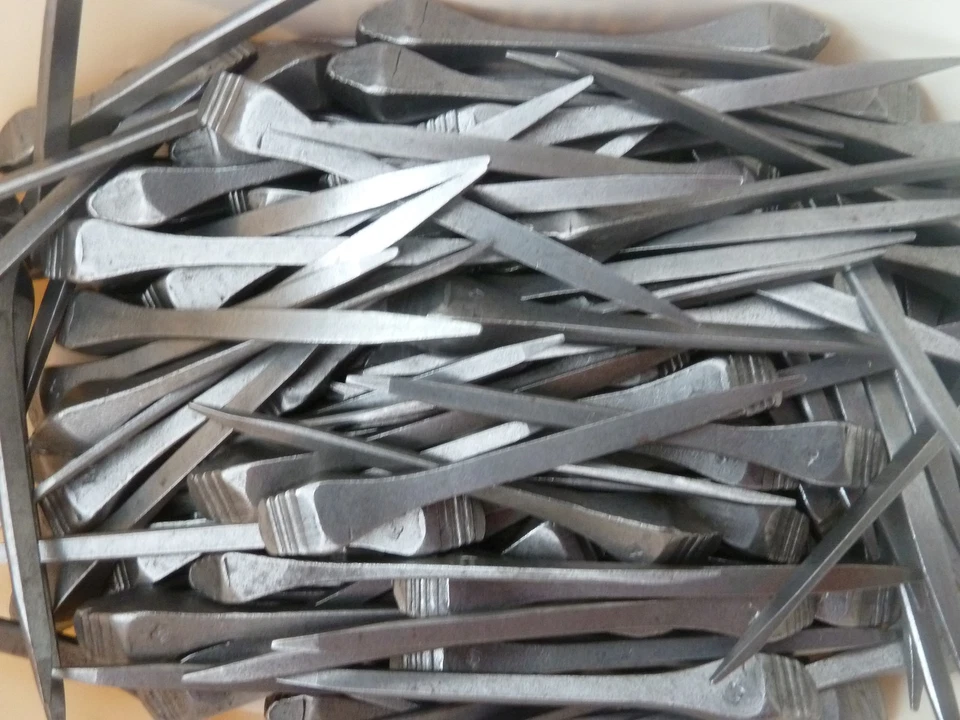 Lot 10 clous anciens acier forgés 75mm - Photo 1/1