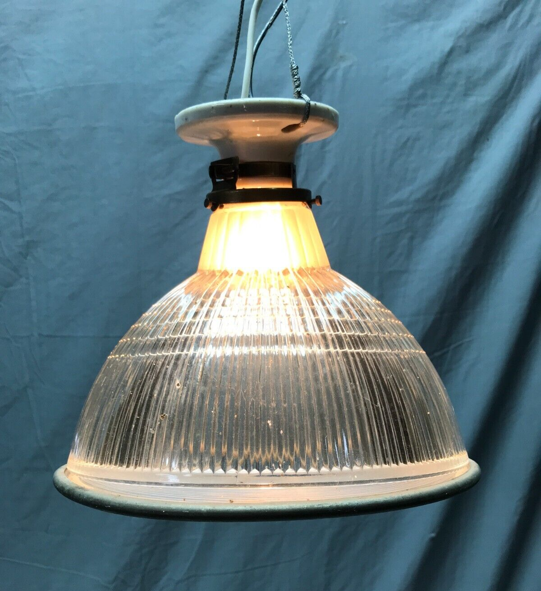 Holophane England ヴィンテージランプ 38cm Vintage Industrial Holophane Eames Era Old Factory Ceiling Work