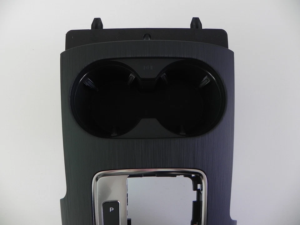 Audi S3 2019 consola central navegación panel moldura portavasos fabricante de equipos originales +++ #A44 Foto 4 de 4