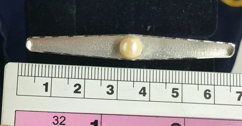 SPILLA BARRETTA ARGENTO SATINATO E LUCIDO PERLA COLTIVATA 7 MM, AUTENTICA 60/70 - Immagine 3 di 4