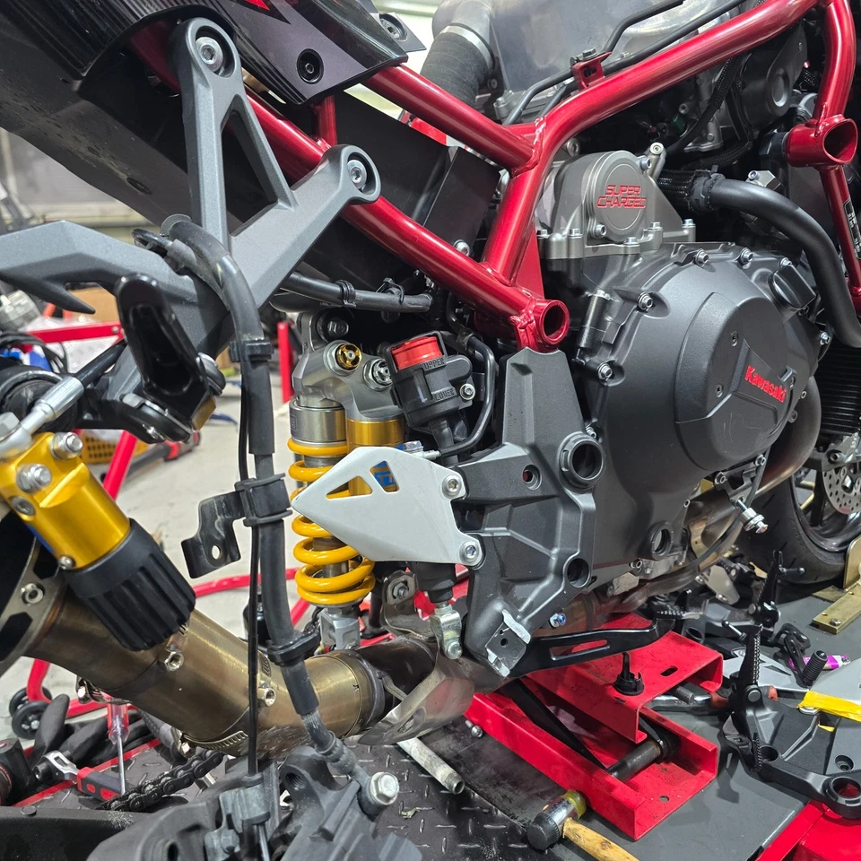 Amortiguador trasero Kawasaki serie Zh2 ka465 Ohlins Foto 3 de 4