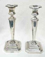 PAIR OF HARRODS EDWARDIAN STERLING SILVER CANDLESTICKS  (21 cm) - Sheffield,...