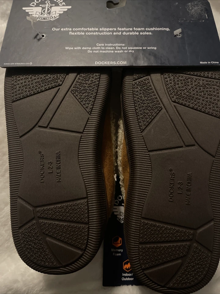 Dockers kids size 2  memory foam slippers  Foto 4 de 4