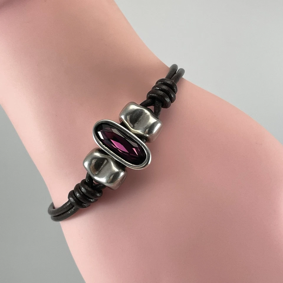 Uno De 50 Cristal Púrpura Vidrio Cuero Negro Plata de Ley 925 Gótico Negrita Foto 3 de 4