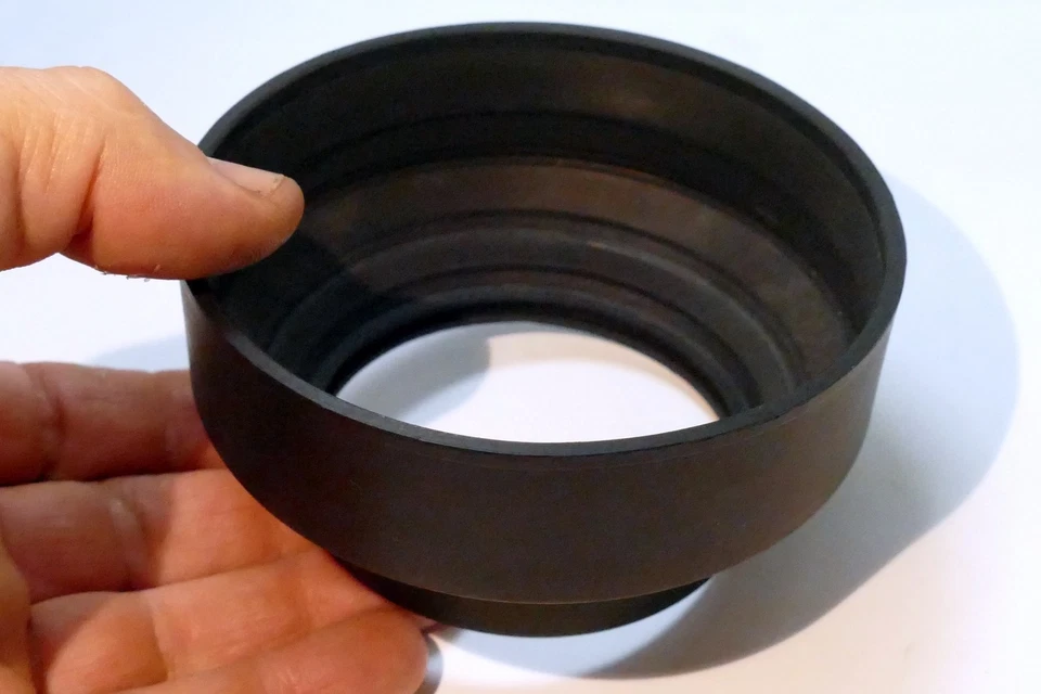 67mm rubber lens hood shade slip on over the filter rim (missing metal ring) - Image 3 of 4