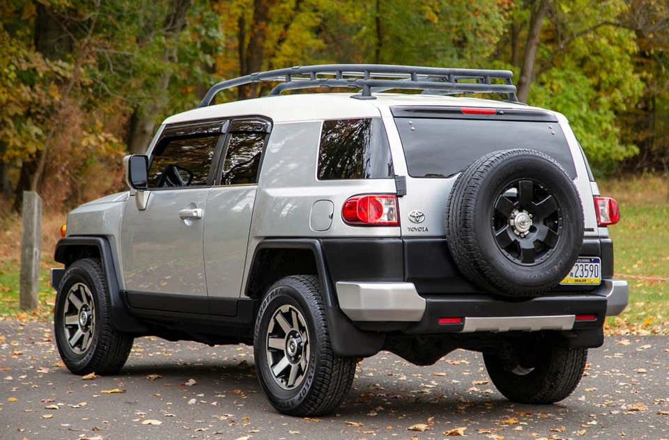 2007 Toyota FJ Cruiser 4x4 Diff Lock A-TRAC 84k mi Park Assist CARFAX WE SHIP! - Image 4 of 4