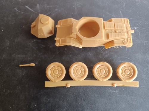 ALBY 852 - automitrailleuse PANHARD 178 mod. 40 tourelle Renault - kit 1/72 - Foto 2 di 2