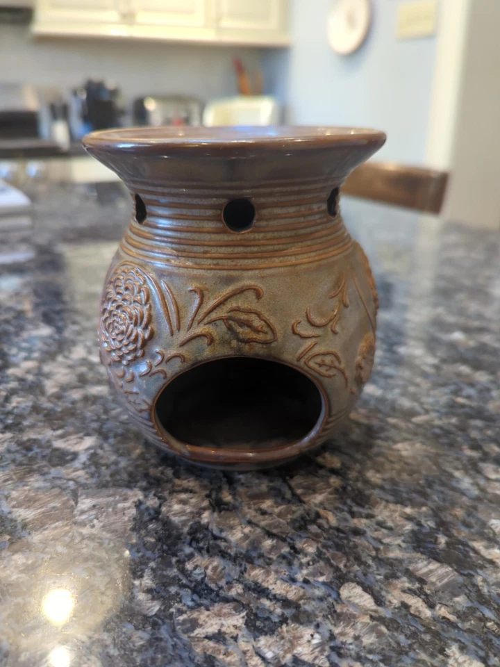 YANKEE CANDLE 2012 FLORAL GRAY & BROWN CERAMIC WAX TART BURNER/WARMER - Image 4 of 4