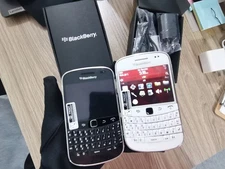 Verizon Wireless BlackBerry Bold Touch 9930 Unlocked  8GB Phone Black / White s7