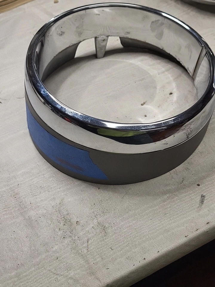 Chrysler New Yorker 1970 bisel de faros Foto 3 de 4