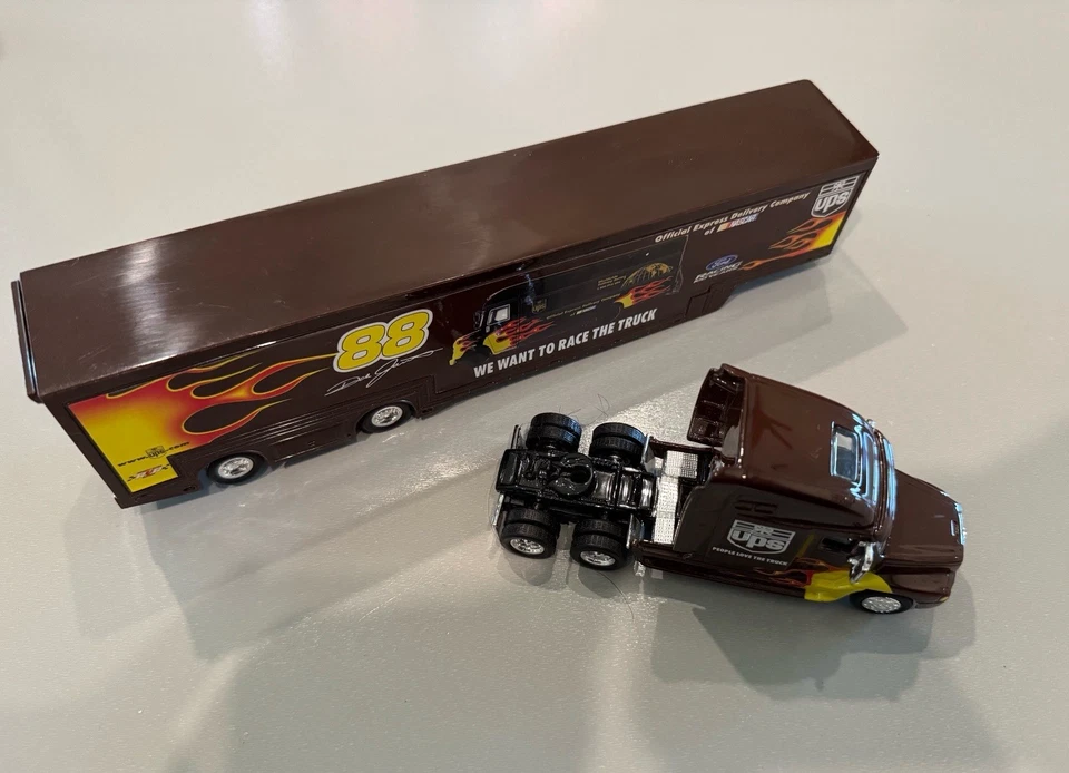 Winner's Circle NASCAR 1/64 Scale UPS #88 Trailer Rig Hot Rod Flames - Image 4 of 4