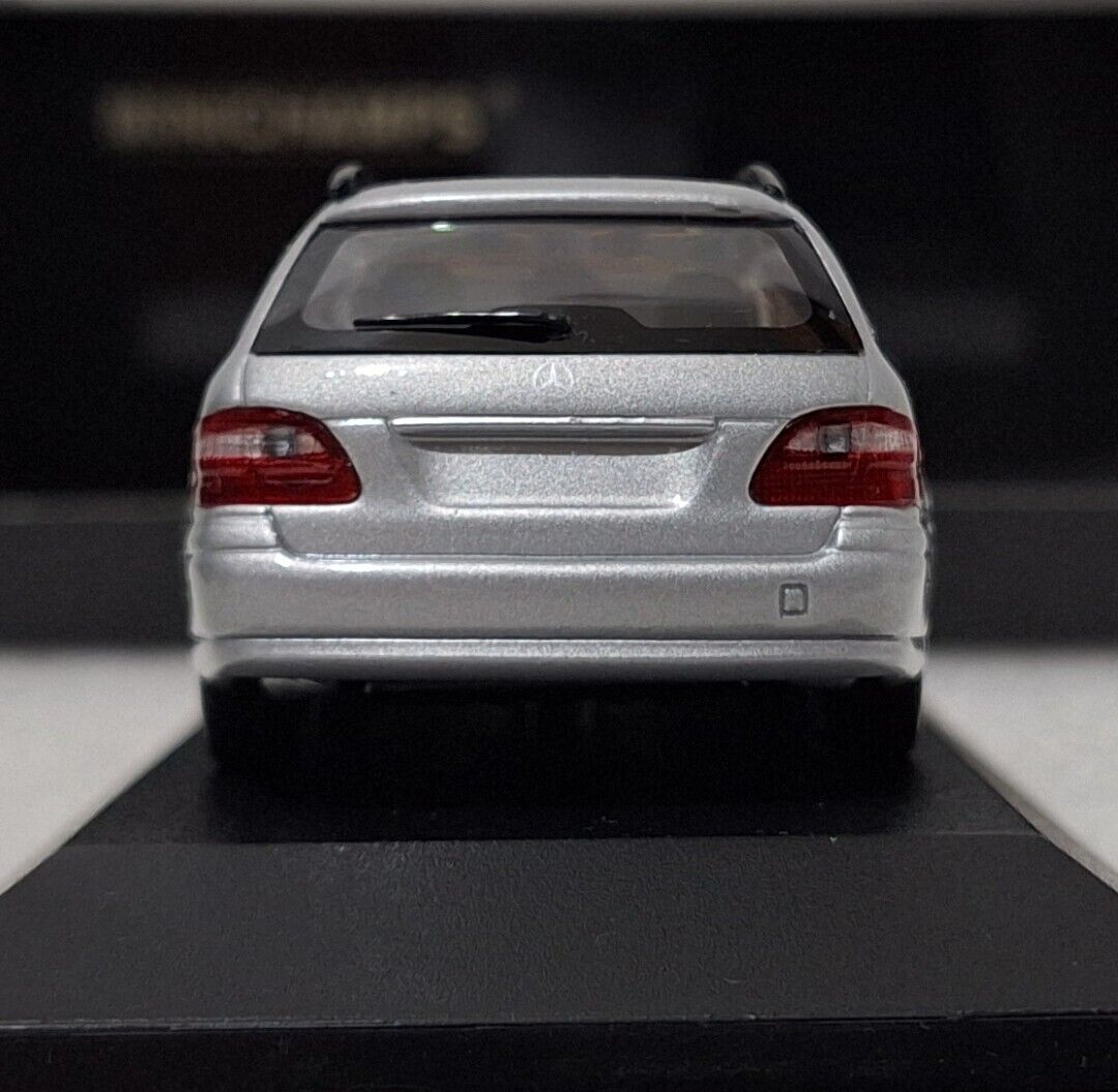 Mercedes-Benz E-Class T-Model 2006 (S211) Silver 1:43 Mercedes-Benz E-Class T-Model 2006 (S211) Silver 1:43