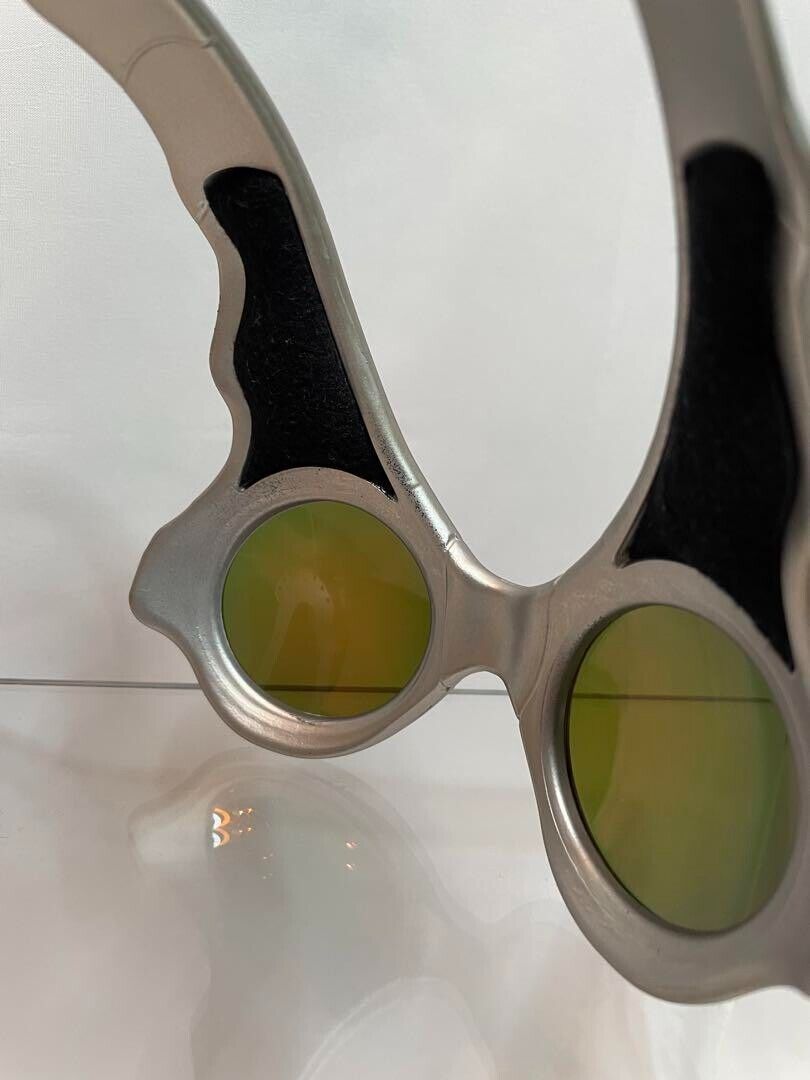 Oakley (Travis Scott) Over-the-Top FMJ Fire Lens Sunglasses Oakley (Travis Scott) Over-the-Top FMJ Fire Lens Sunglasses
