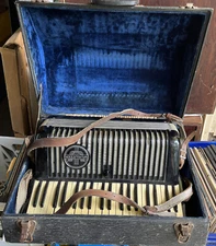 Antique 120 Button Wurlitzer Accordion With Case Musical Instrument #1984079 VTG