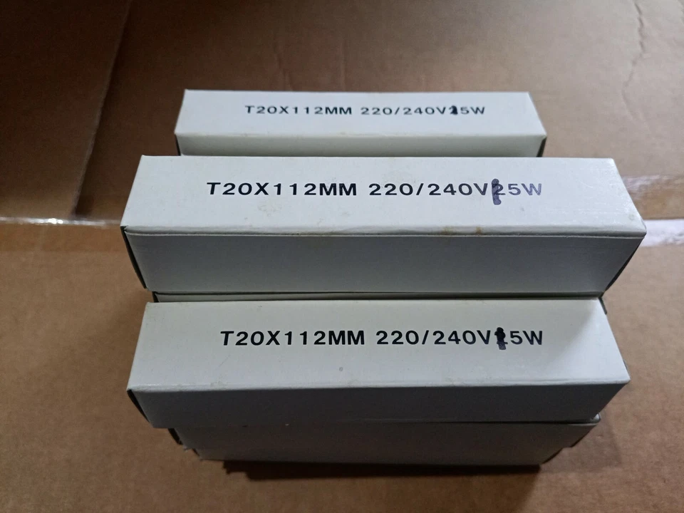 Lotto di Lampade T20 X 112MM 220/240V 15W modello ET48. - Immagine 2 di 3