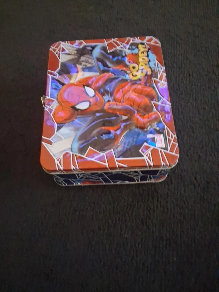 Marvel Ultimate Spider-Man Collectible Embossed Tin Lunchbox & 48 pc Puzzle 2013 - Image 2 of 4