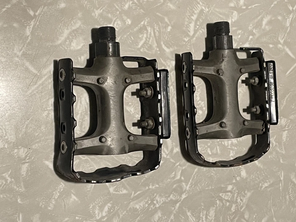 Pedales de plataforma plana Shimano Exage Mountain PD-M450 Japón años 90 MTB vintage Foto 3 de 4