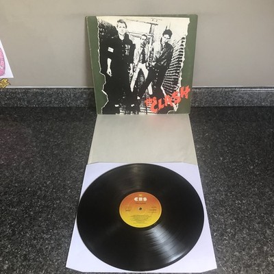 LP VINYL THE CLASH SELF TITLED DEBUT ALBUM CBS 82000 UK 1ST PRESS 1977 EX/EX