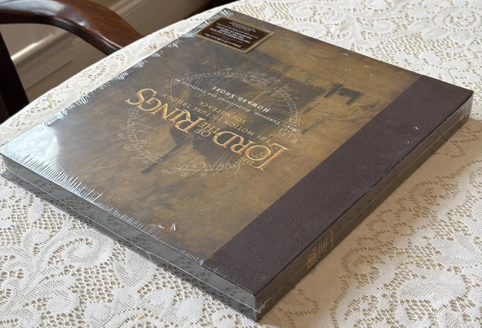 *New* THE LORD OF THE RINGS  - Trilogy Soundtrack Vinyl 6LP Box Set *IN HAND* - Image 4 of 4