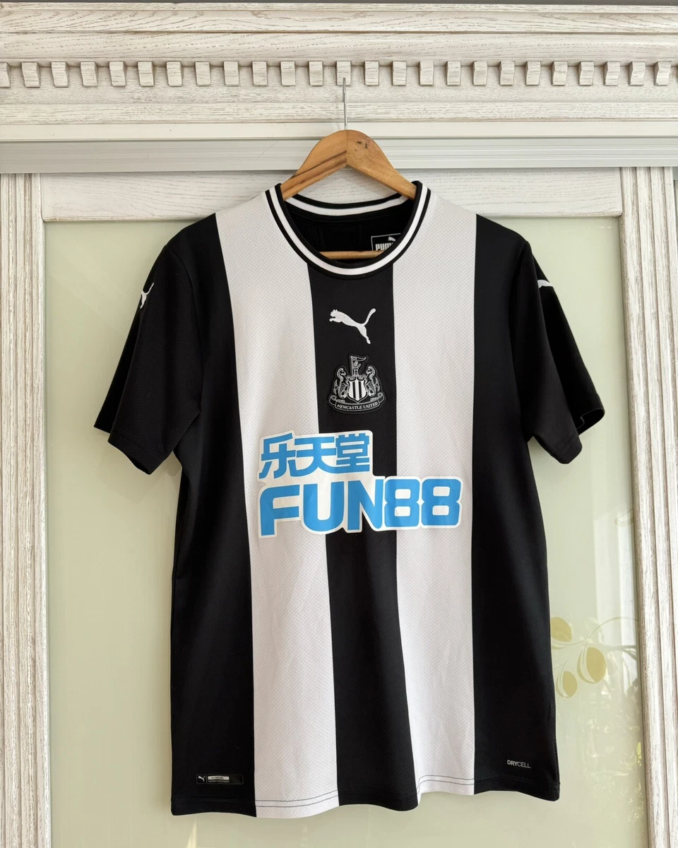 Size M Newcastle United International Club Soccer Fan Shirts for