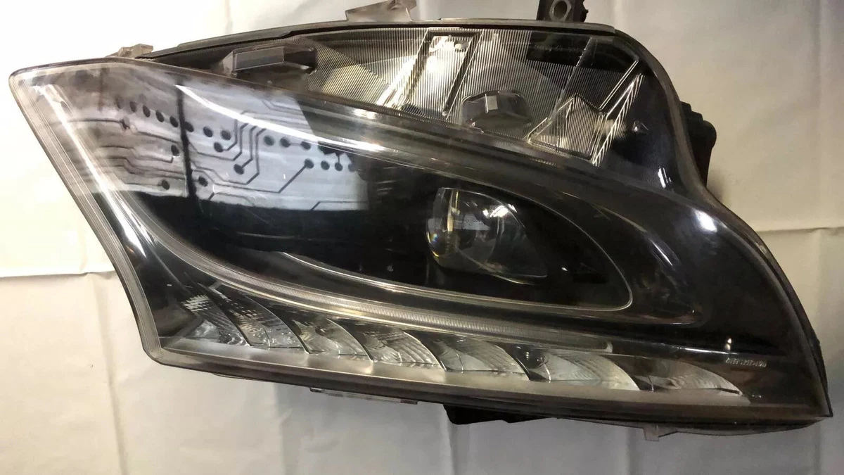 Headlight passenger side Mercedes Benz A4478201539. 1EX011.284-42 