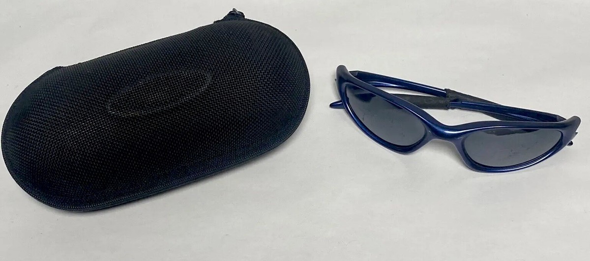 Oakley Minute 1.0 Code Blue/Black Iridium Sunglasses 2 Gen W Oakley Minute 1.0 Code Blue/Black Iridium Sunglasses 2 Gen W