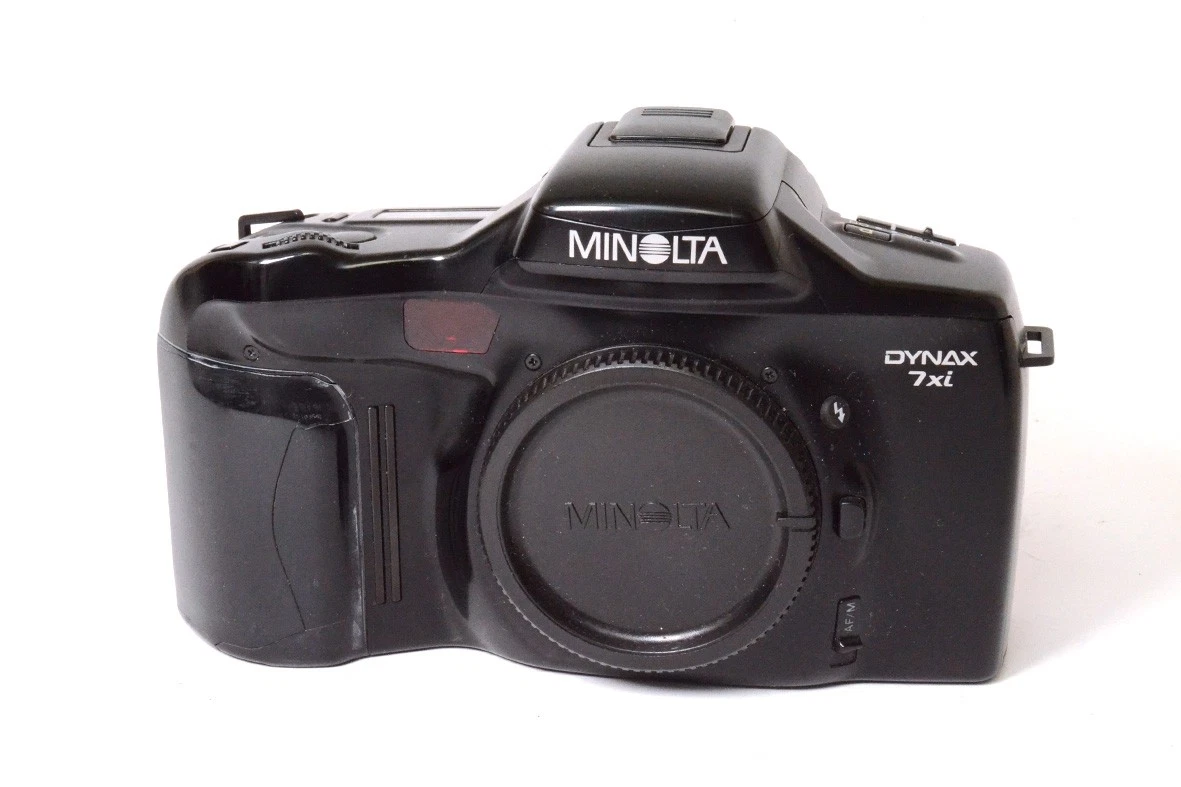 Minolta Dynax 7 Date Appareil Photo numérique 135 mm