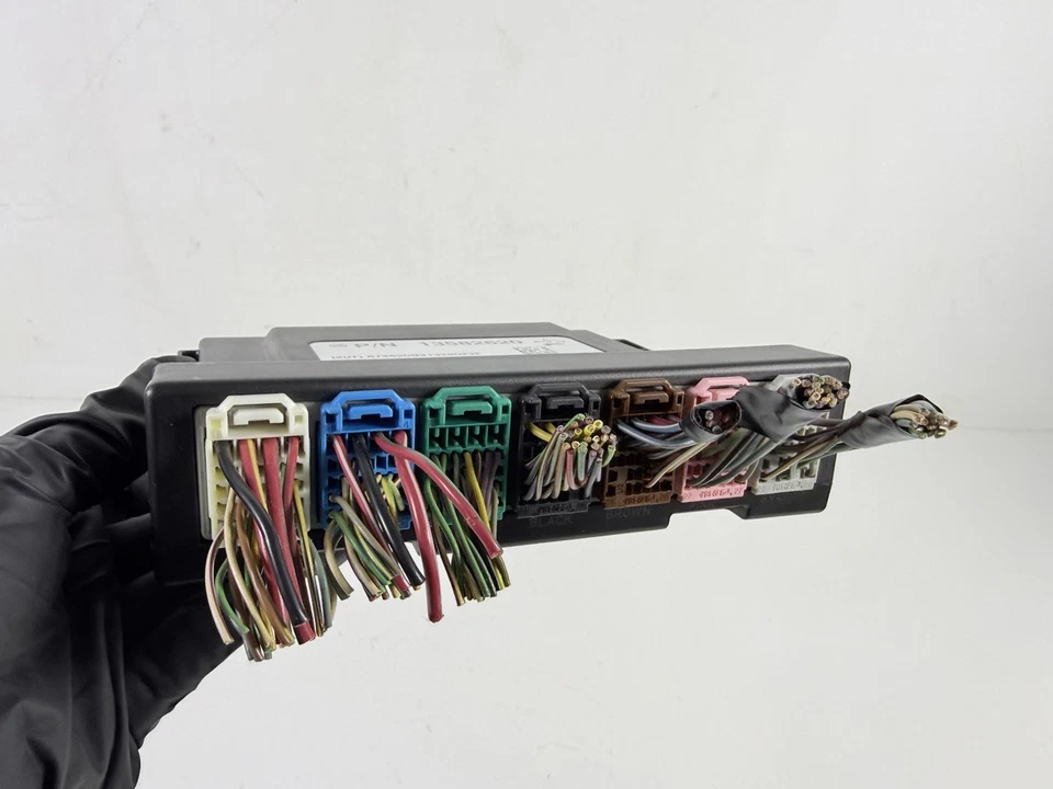 Chevrolet Sonic 2012 módulo de control de carrocería unidad BCM BCU OEM 13582620 Foto 4 de 4