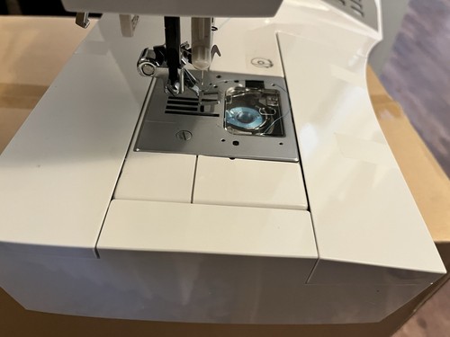 Singer Quantum Futura CE-200 Computerized Sewing/Embroidery Machine New Open Box - Picture 13 of 17