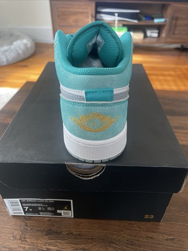 Nike Air Jordan 1 Low GS New Emerald DO8244-301 Sz 7Y - Picture 6 of 8