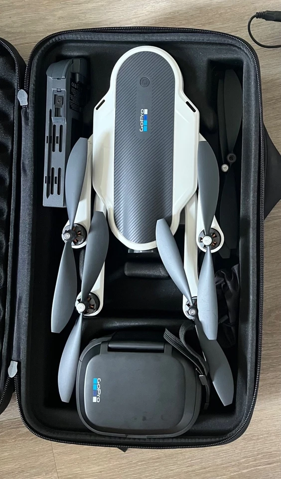 COMPLETE SET: GoPro Karma Drone + GoPro Hero6 Black + Gimbal + Controller - Image 3 of 4